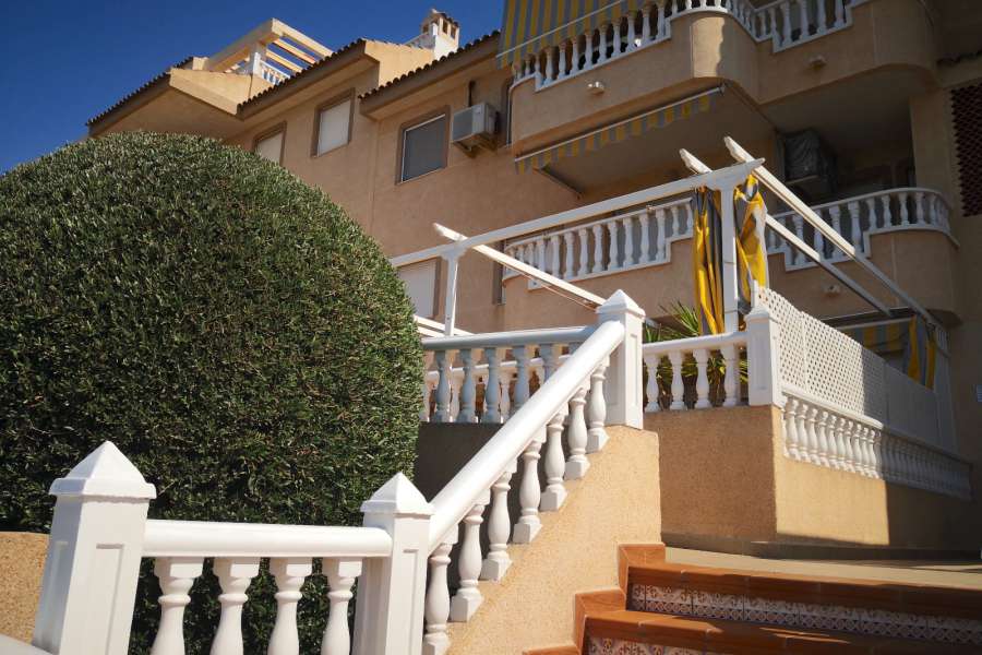 Venta - Planta Baja - A-GUARDAMAR DEL SEGURA - Sur (rotonda entrada)