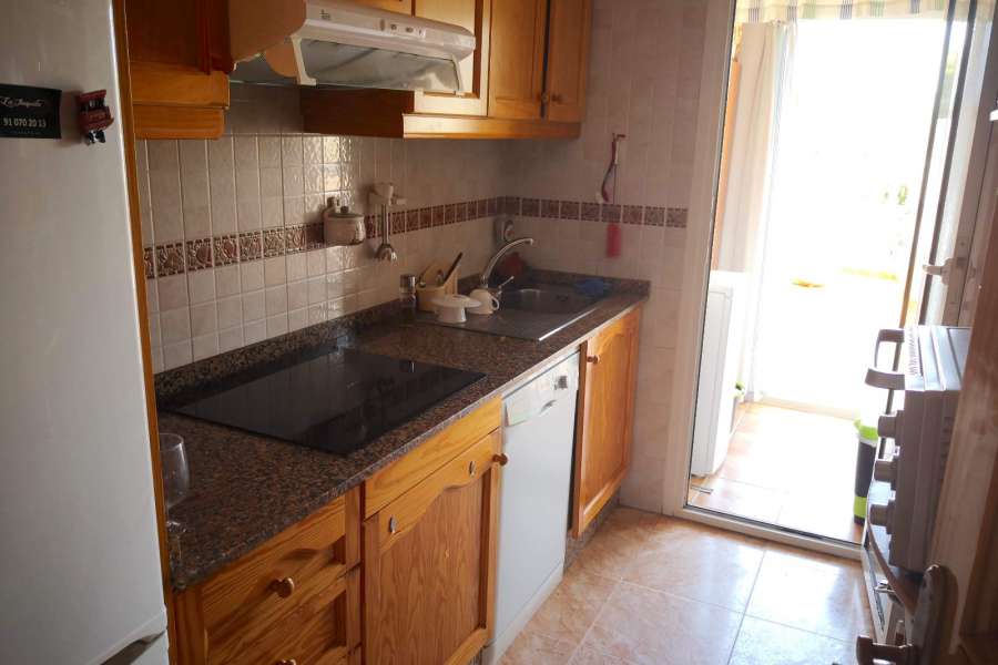 Venta - Planta Baja - A-GUARDAMAR DEL SEGURA - Sur (rotonda entrada)