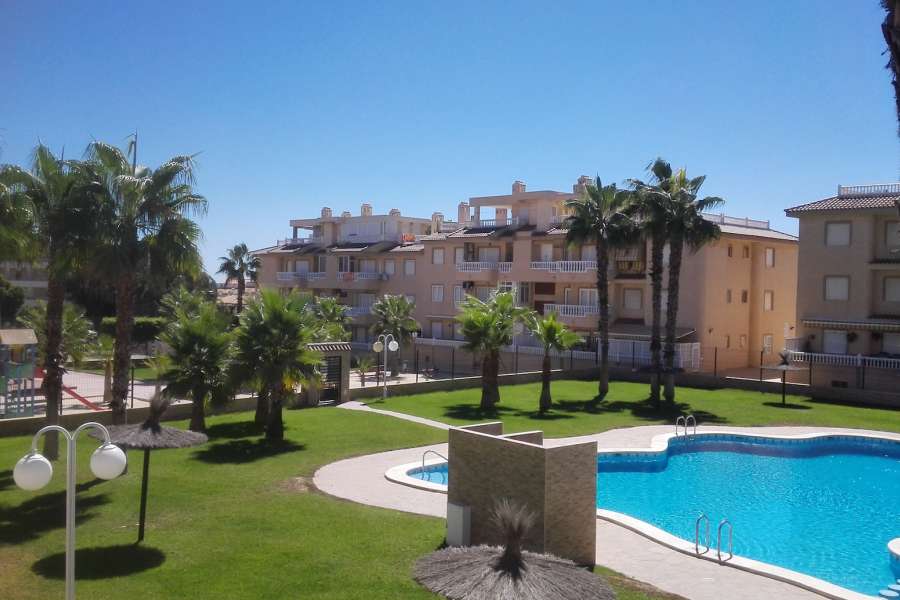 Venta - Planta Baja - A-GUARDAMAR DEL SEGURA - Sur (rotonda entrada)