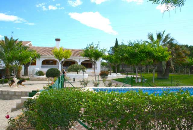 Chalet - Villa - Venta - A-ALICANTE CAPITAL - Vistahermosa