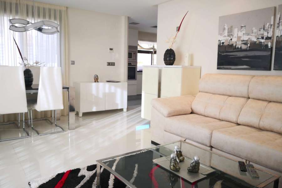 Venta - Atico - A-GUARDAMAR DEL SEGURA - Sur (rotonda entrada)