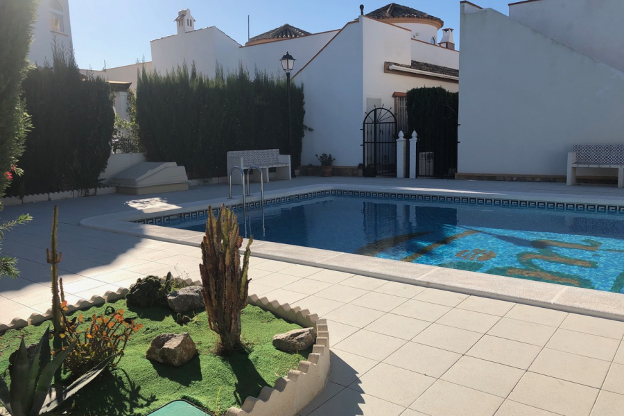 Venta - Bungalow - Chalet - adosado - A-GUARDAMAR DEL SEGURA - Oeste (Eden-Raso)