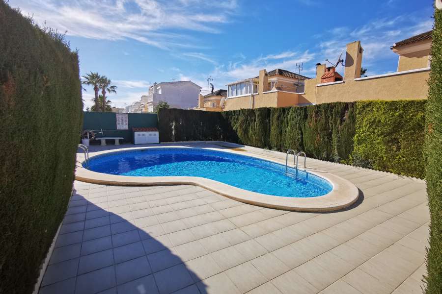 Продажа - Бунгало/Taунхаус - A-GUARDAMAR DEL SEGURA - Sur (rotonda entrada)