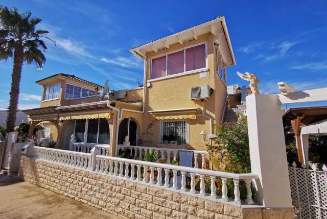 Bungalow - Chalet - adosado - Venta - A-GUARDAMAR DEL SEGURA - Sur (rotonda entrada)