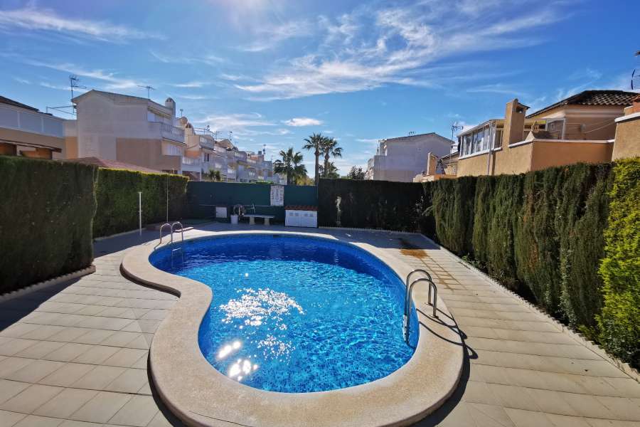 Продажа - Бунгало/Taунхаус - A-GUARDAMAR DEL SEGURA - Sur (rotonda entrada)