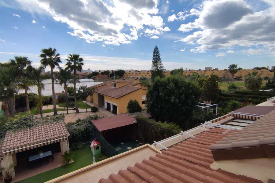 Venta - Bungalow - Chalet - adosado - A-ALICANTE CAPITAL - SAN JUAN PLAYA-GOLF ALICANTE